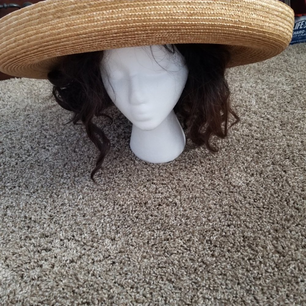 Ladies straw hat